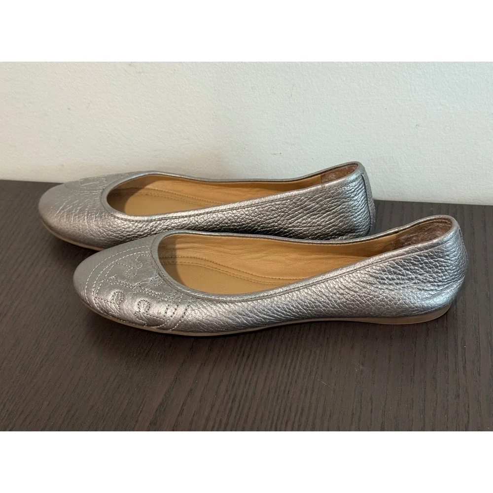 Tory Burch Reva Stitched Logo Ballet Flats Womens 6.5M Silver Pebbled Leather